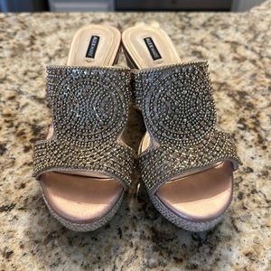 Alex Marie Gold shimmer wedge heels. Size 7